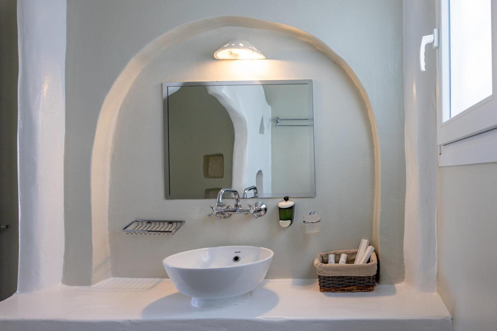 Soulmate'S Suites Tinos Киония Экстерьер фото