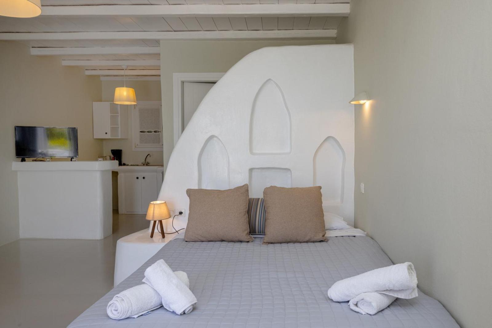 Soulmate'S Suites Tinos Киония Экстерьер фото