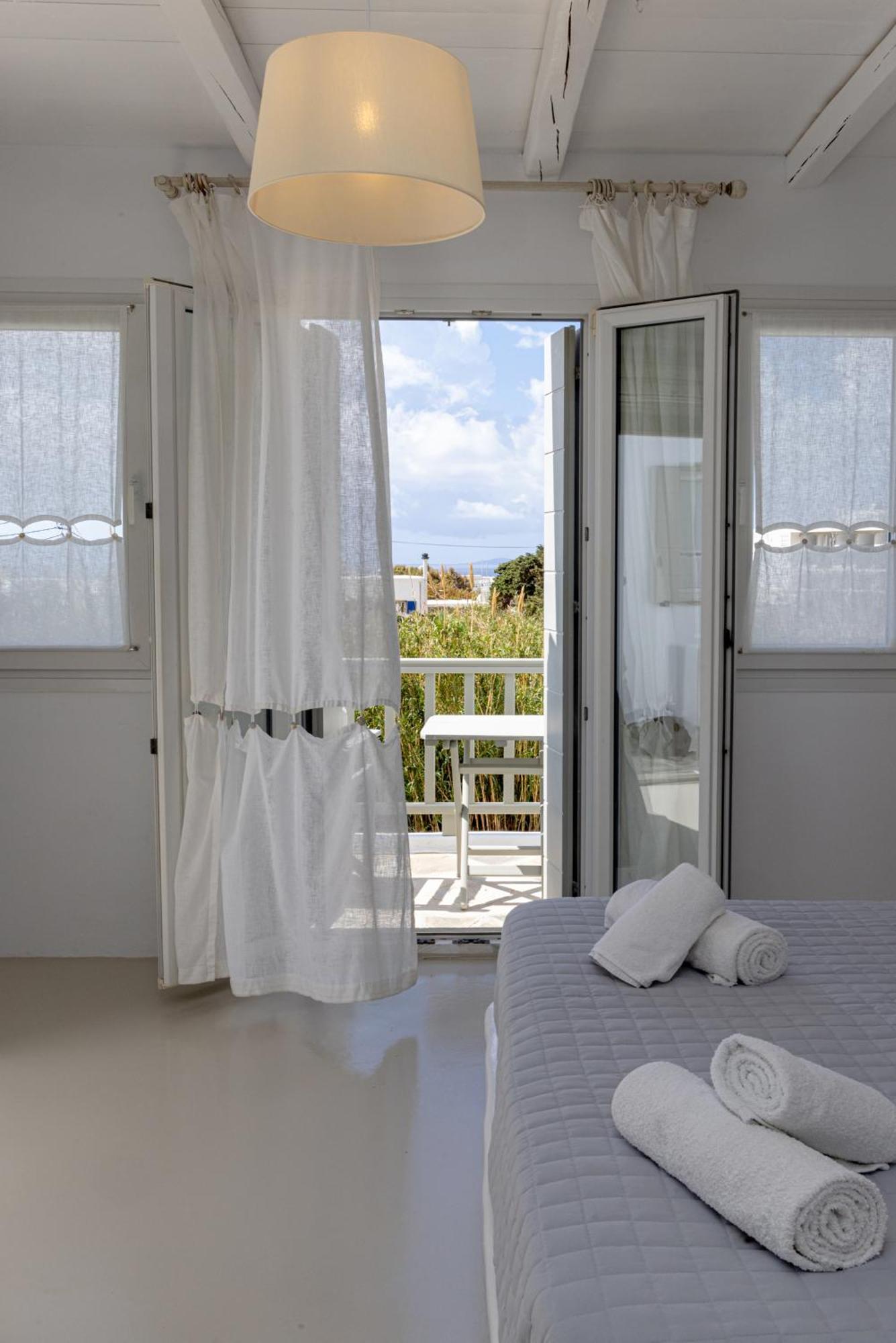 Soulmate'S Suites Tinos Киония Экстерьер фото
