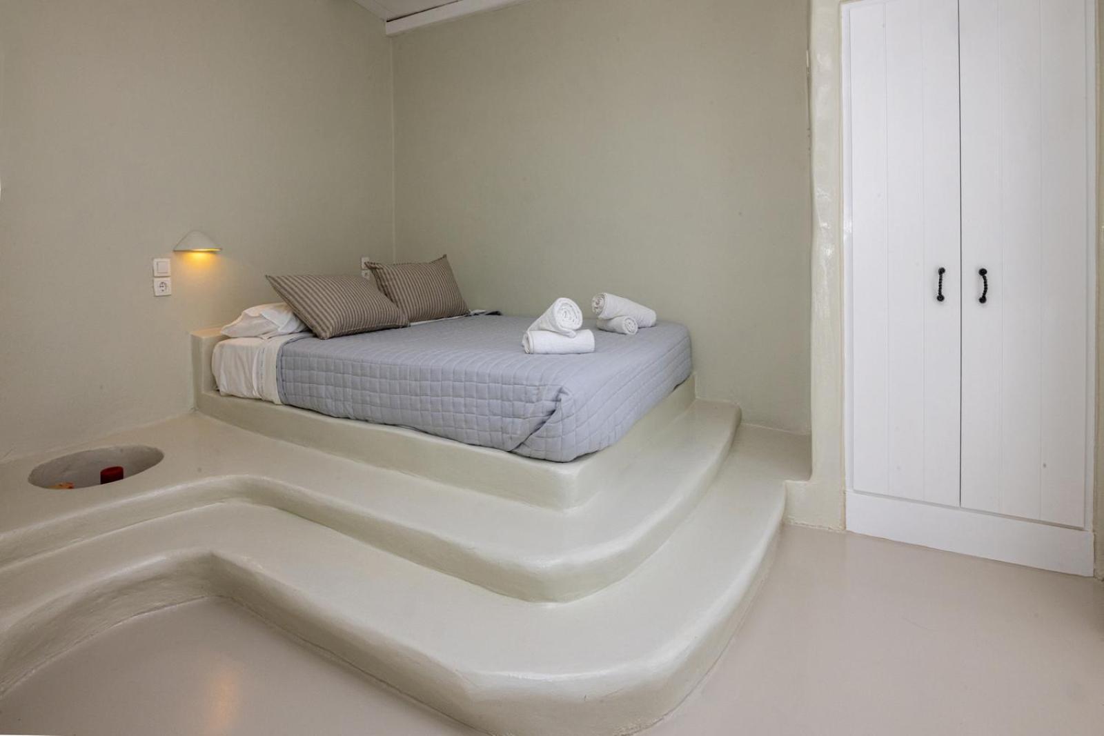 Soulmate'S Suites Tinos Киония Экстерьер фото