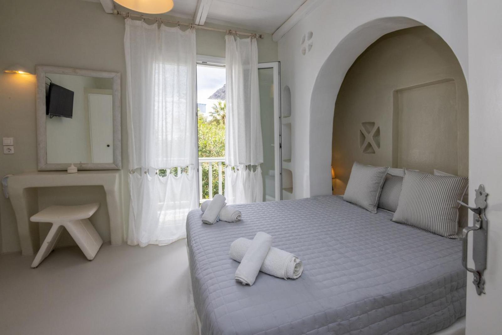 Soulmate'S Suites Tinos Киония Экстерьер фото
