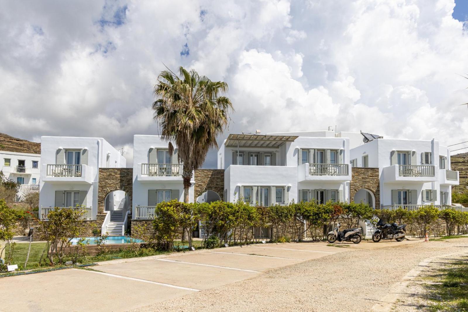 Soulmate'S Suites Tinos Киония Экстерьер фото