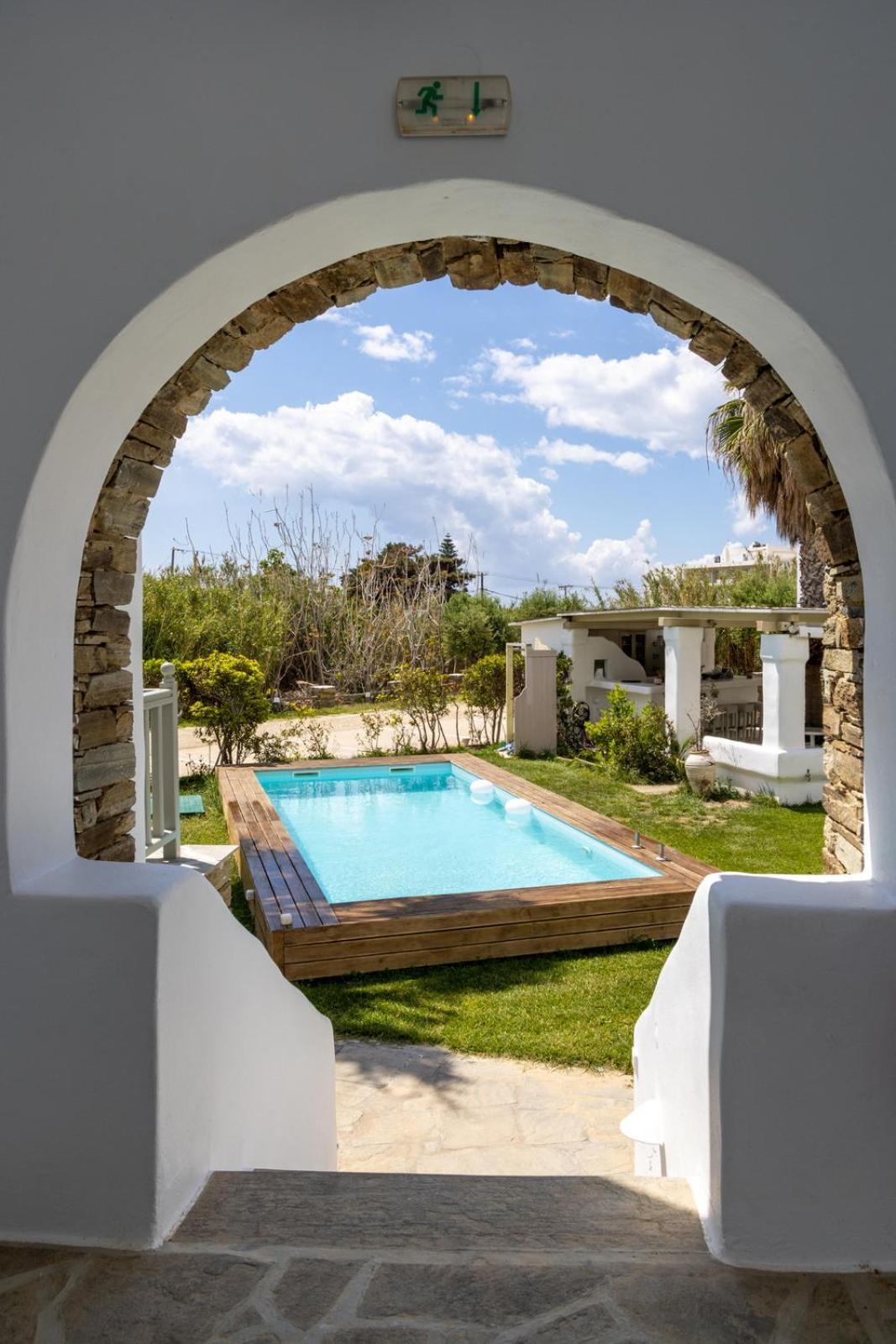 Soulmate'S Suites Tinos Киония Экстерьер фото