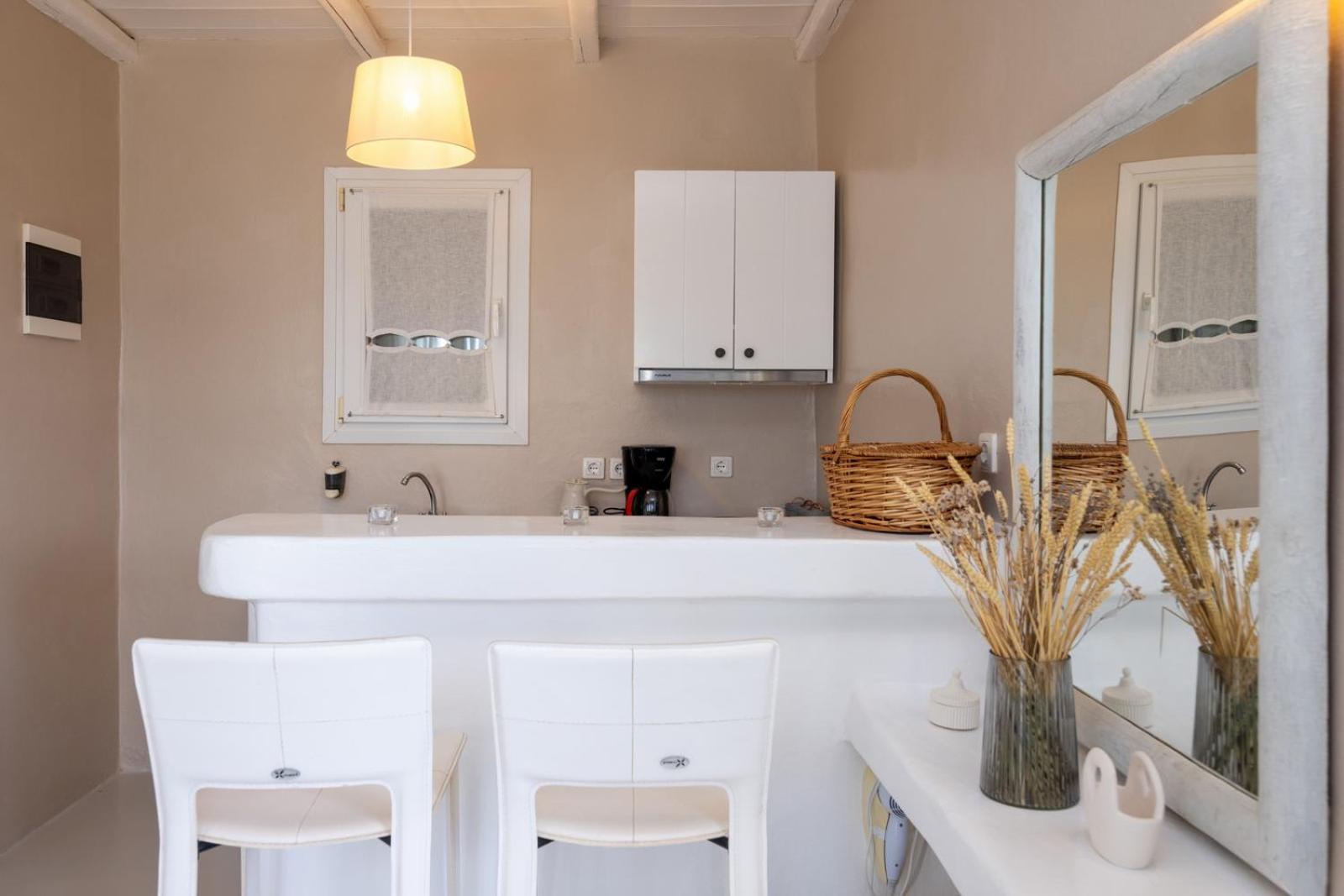 Soulmate'S Suites Tinos Киония Экстерьер фото